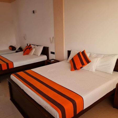 Grace Beach Resort By Travel Corners نيجومبو المظهر الخارجي الصورة