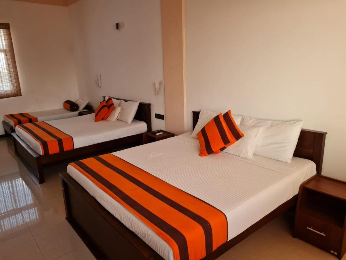 Grace Beach Resort By Travel Corners نيجومبو المظهر الخارجي الصورة