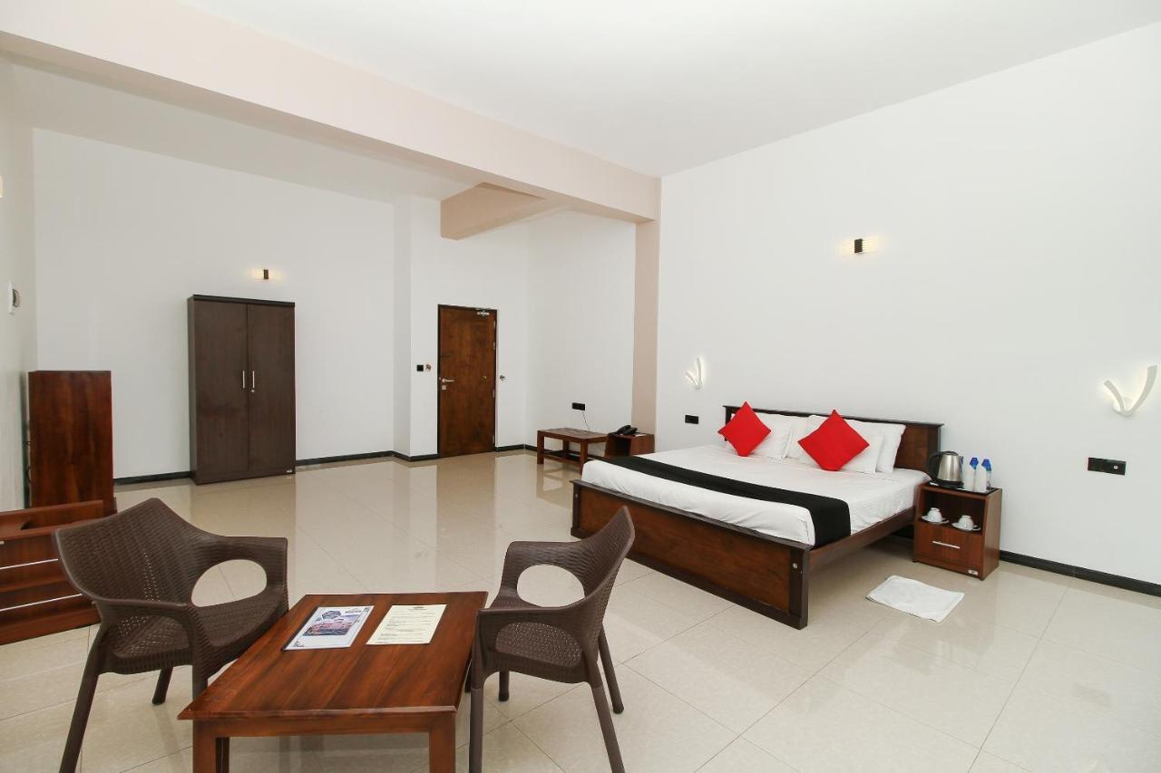 Grace Beach Resort By Travel Corners نيجومبو المظهر الخارجي الصورة