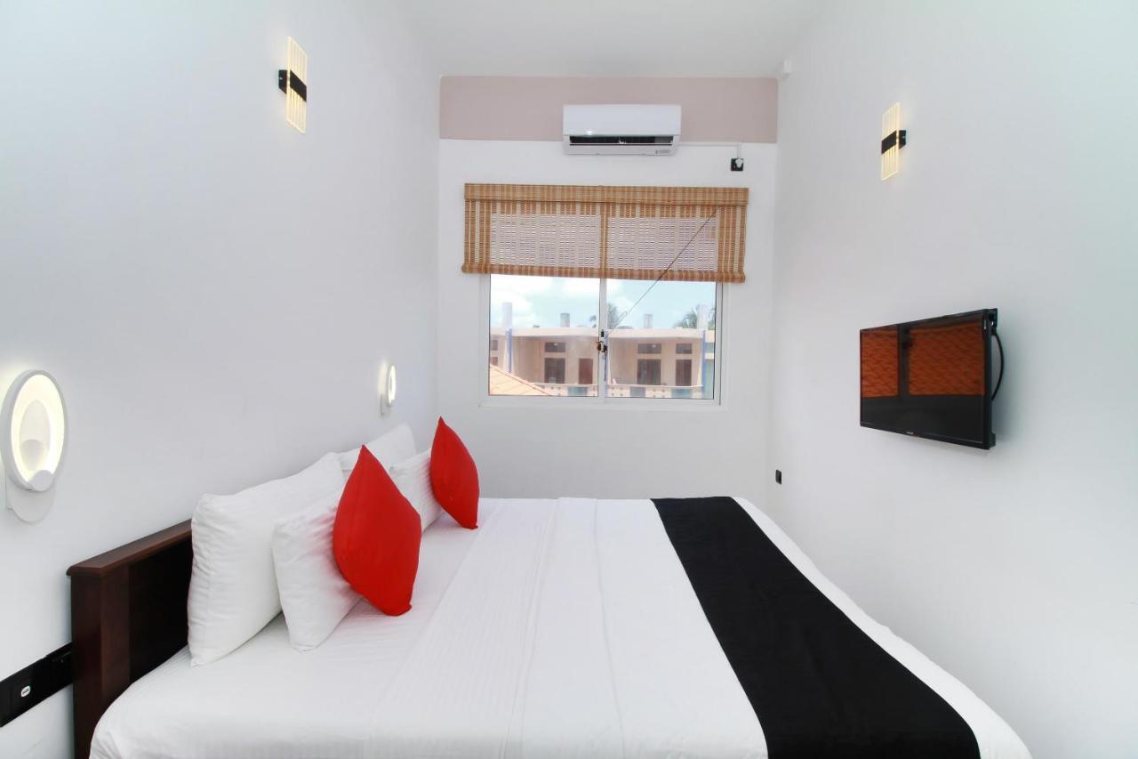 Grace Beach Resort By Travel Corners نيجومبو المظهر الخارجي الصورة